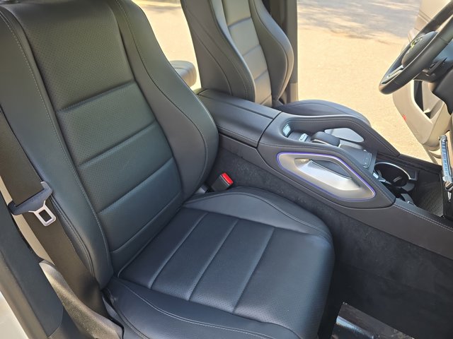 Vehicle image 10 of 36