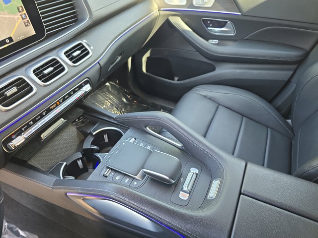 Vehicle image 25 of 36