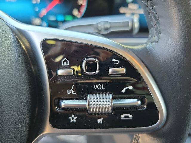 Vehicle image 18 of 36