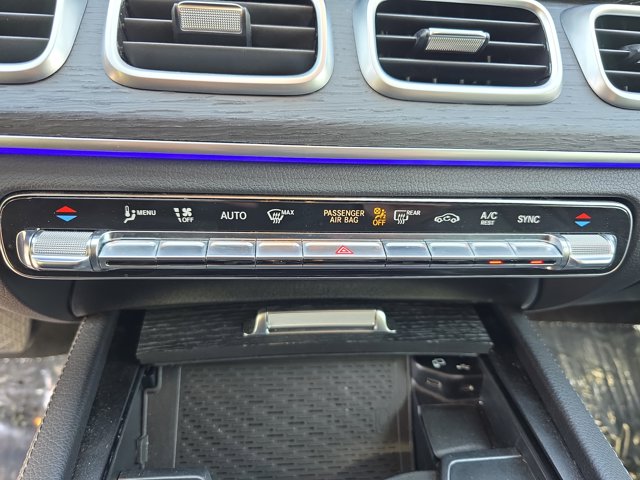 Vehicle image 24 of 36