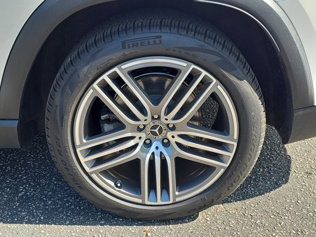 Vehicle image 34 of 36
