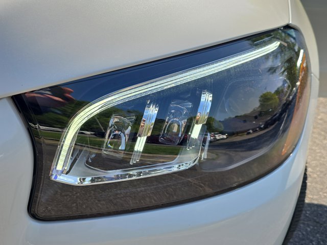 Vehicle image 32 of 36