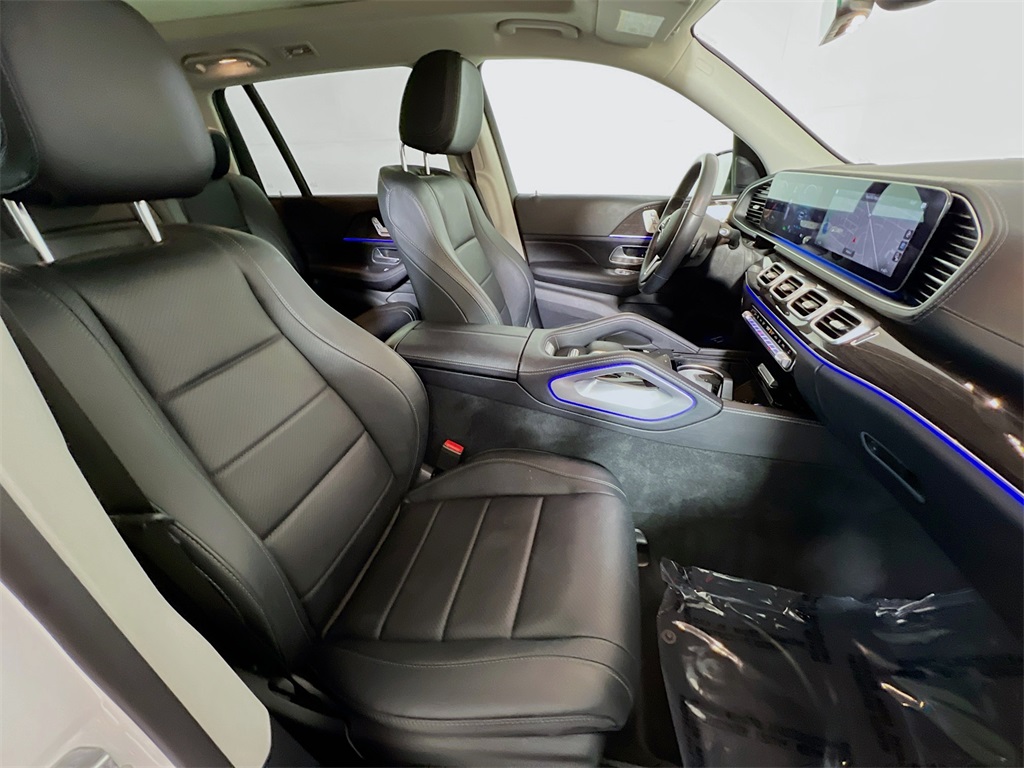 Vehicle image 15 of 37