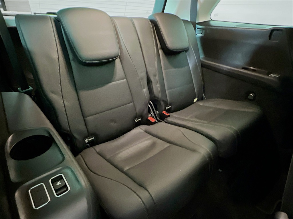 Vehicle image 13 of 37