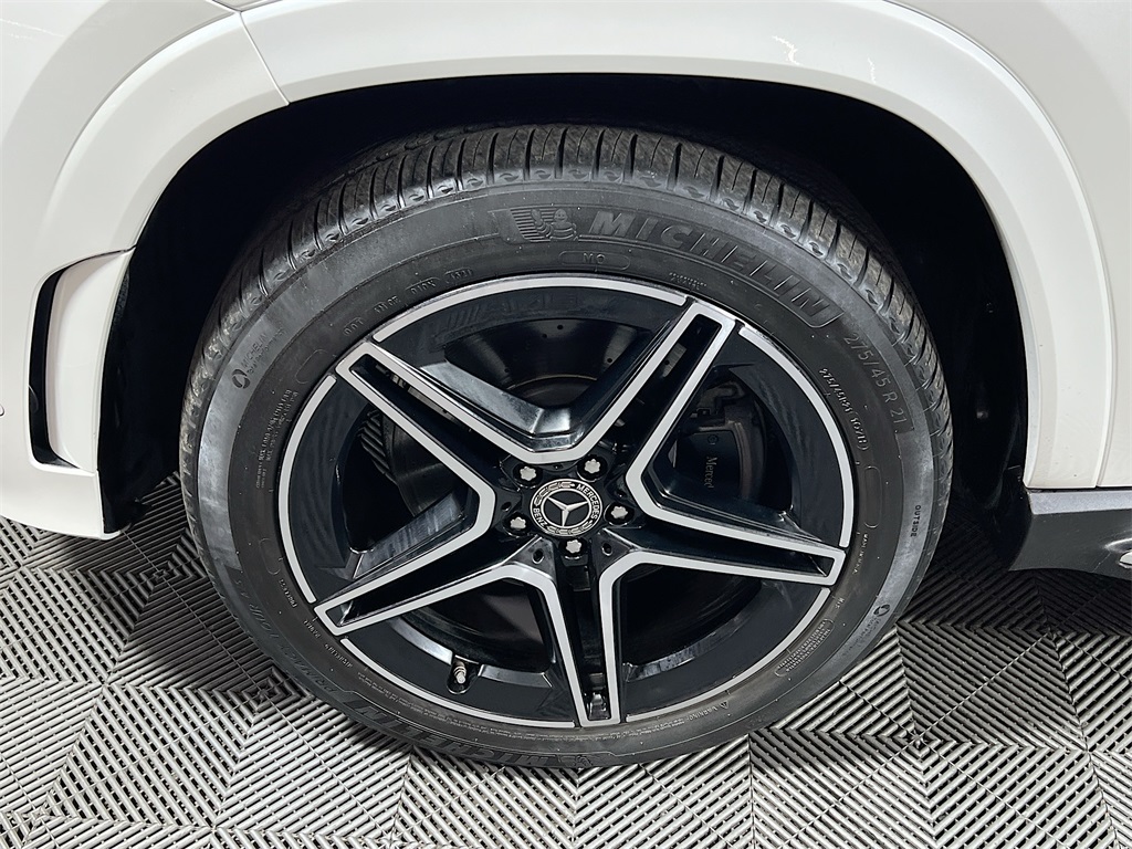 Vehicle image 10 of 37