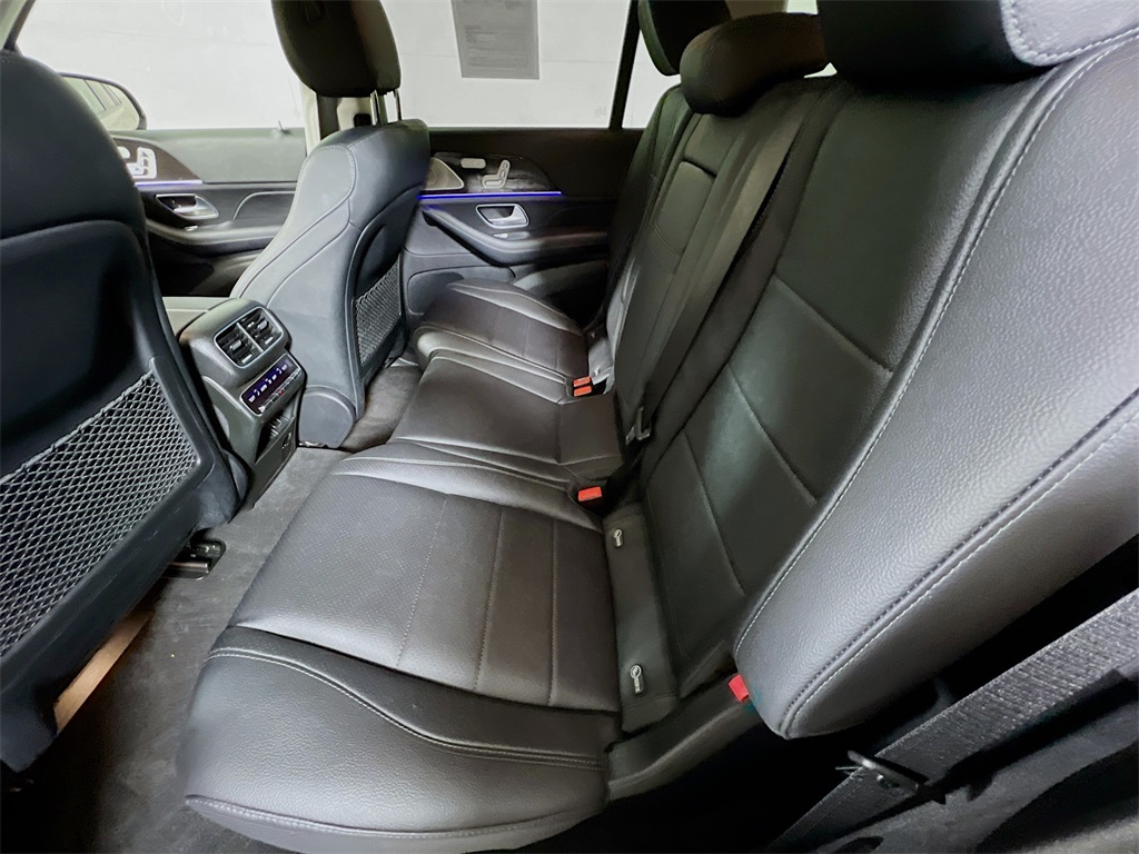 Vehicle image 14 of 37