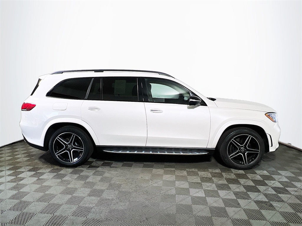 Vehicle image 4 of 37