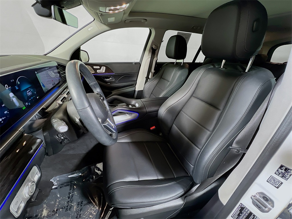 Vehicle image 16 of 37