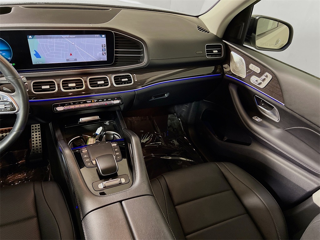 Vehicle image 20 of 37