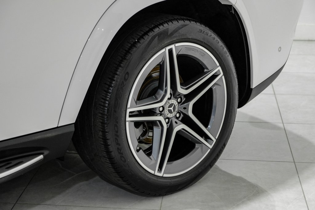 Vehicle image 46 of 54