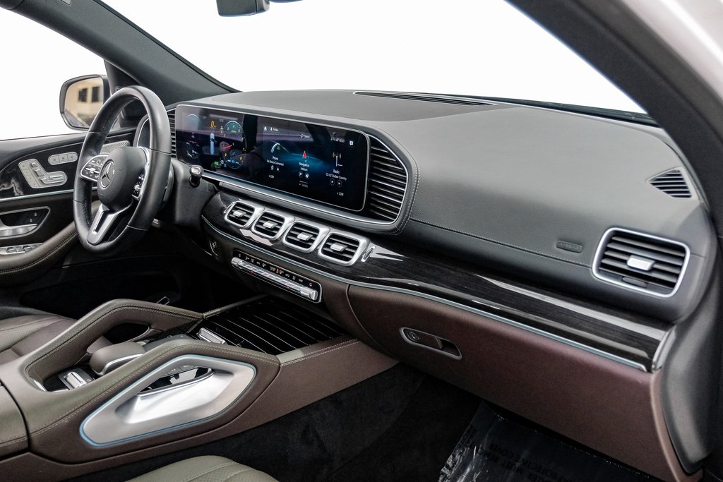Vehicle image 11 of 54