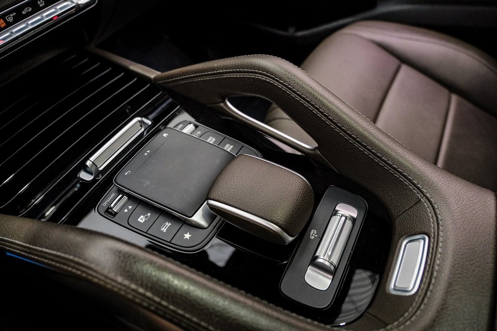 Vehicle image 21 of 54