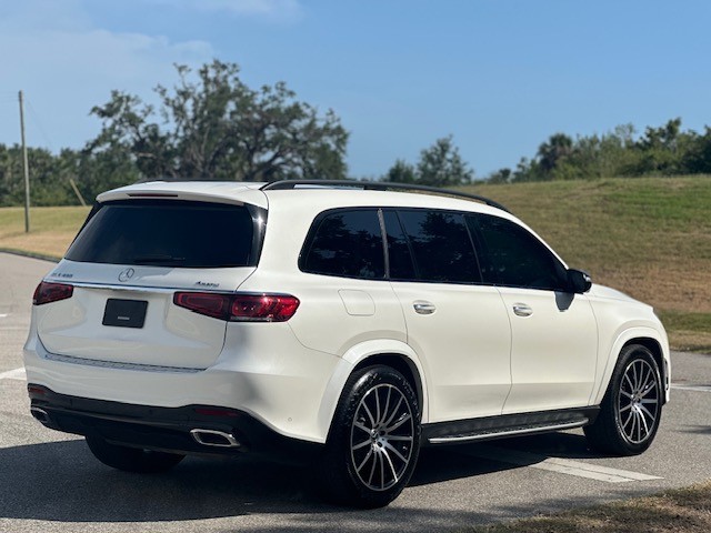 Vehicle image 5 of 21