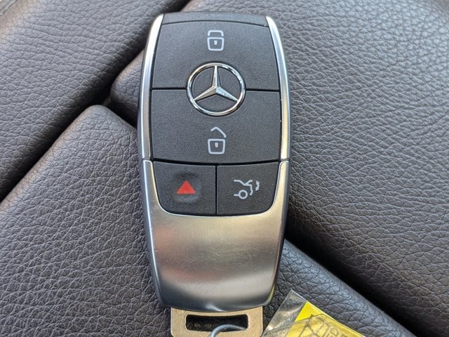 Vehicle image 22 of 29