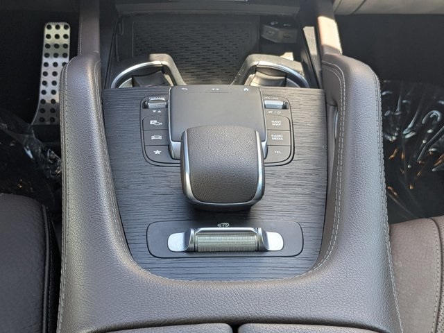 Vehicle image 27 of 29