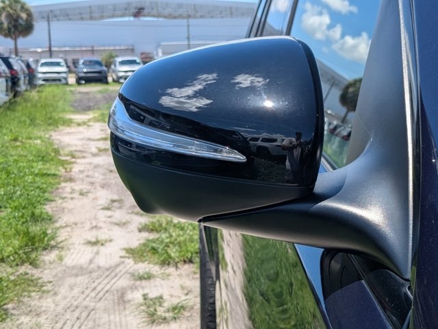 Vehicle image 28 of 29