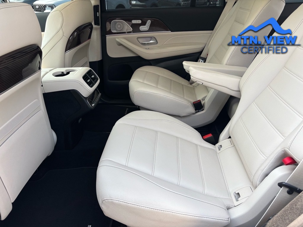 Vehicle image 20 of 32