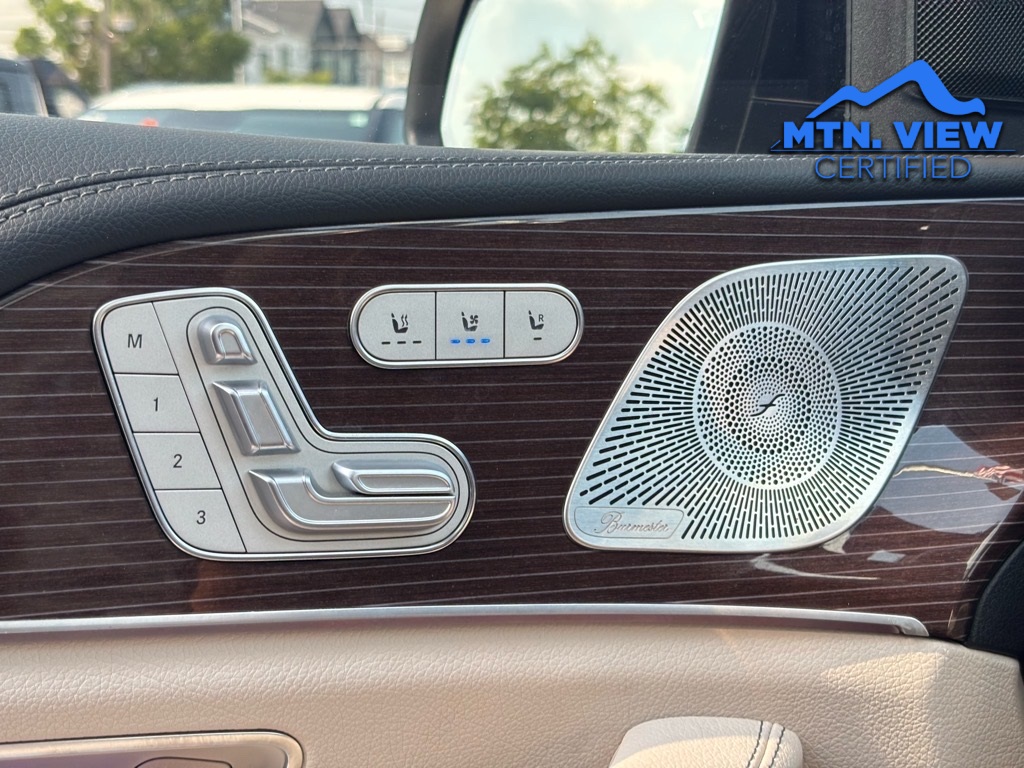 Vehicle image 19 of 32