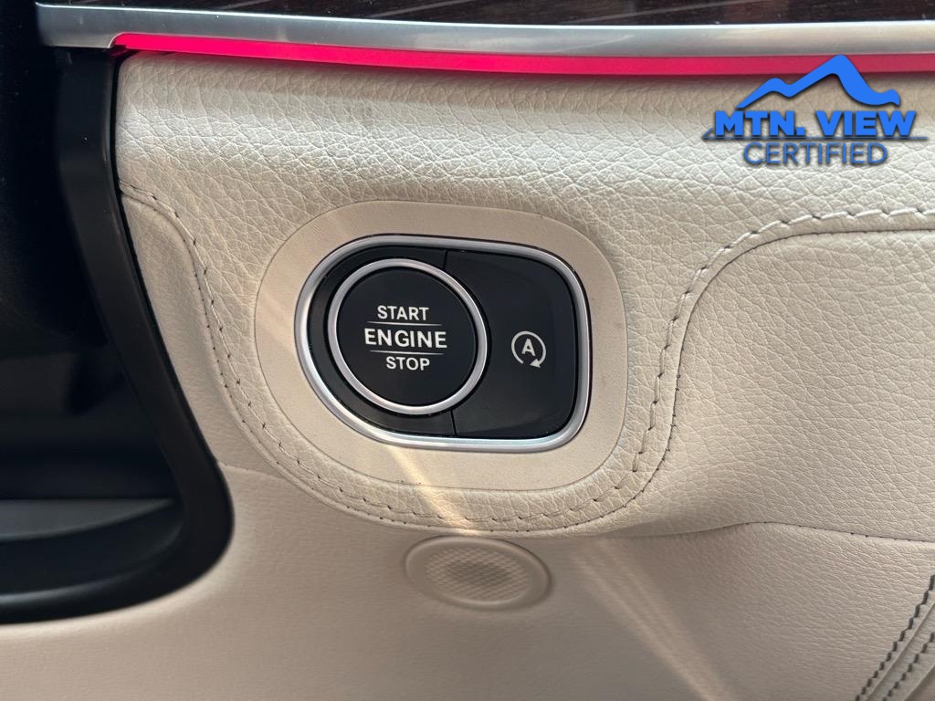 Vehicle image 10 of 32