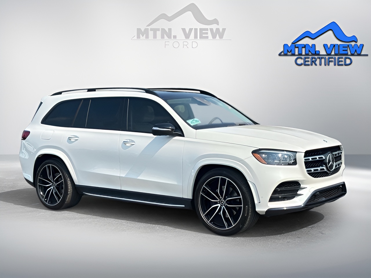 Vehicle image 28 of 32