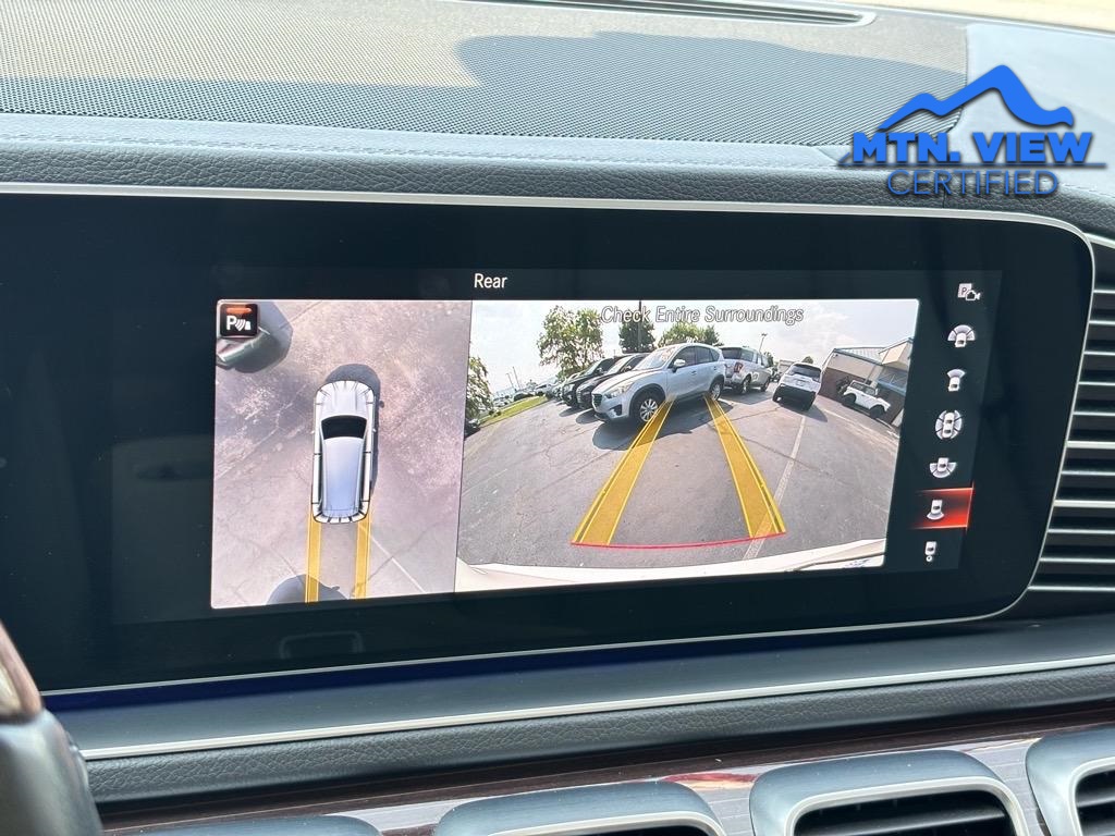 Vehicle image 8 of 32
