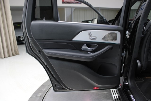 Vehicle image 46 of 59