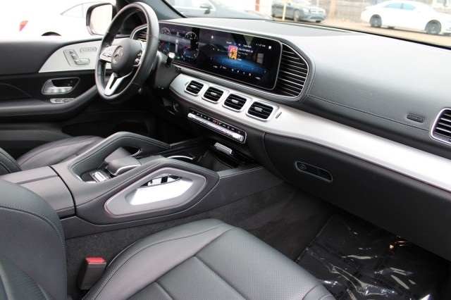 Vehicle image 17 of 59