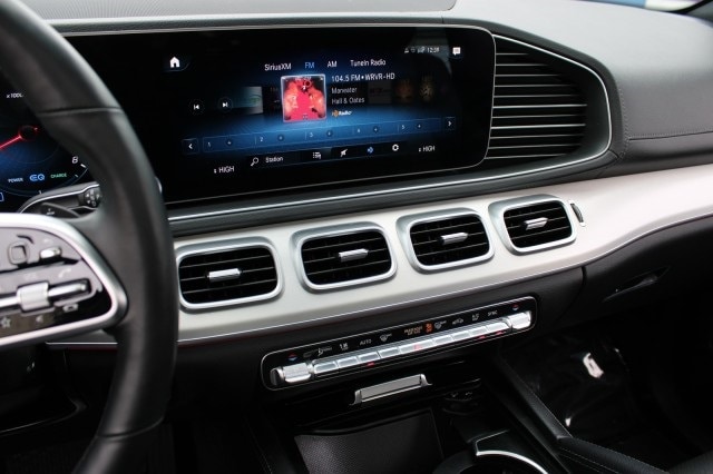 Vehicle image 25 of 59