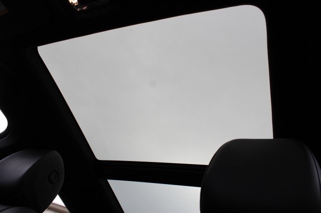 Vehicle image 28 of 59