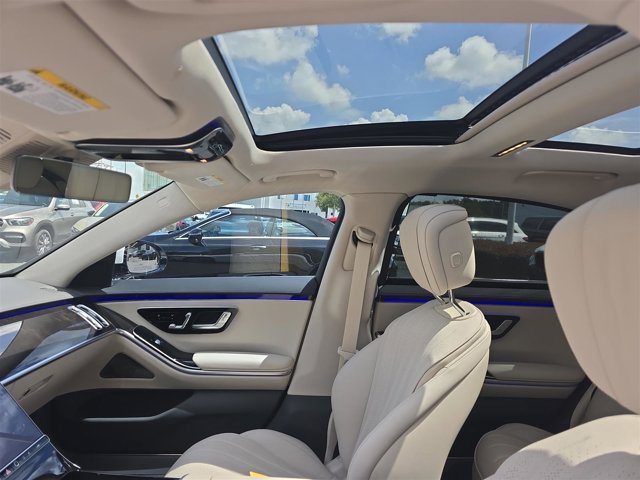 Vehicle image 12 of 28