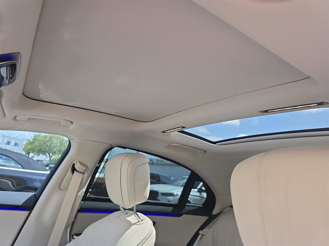Vehicle image 13 of 28