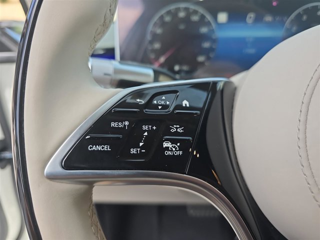 Vehicle image 27 of 28