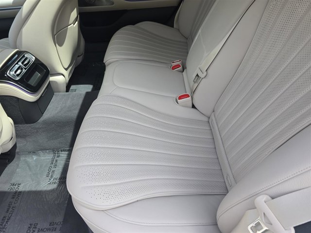 Vehicle image 22 of 28