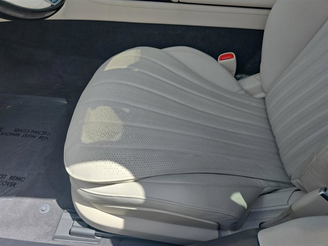 Vehicle image 20 of 28