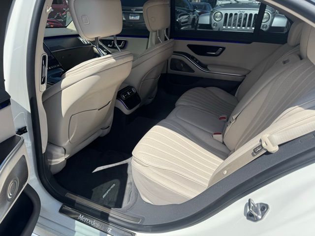 Vehicle image 12 of 14