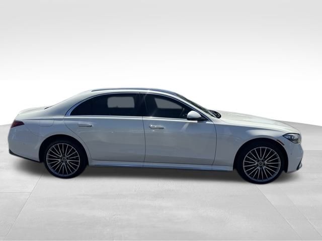 Vehicle image 4 of 14