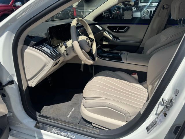 Vehicle image 10 of 14