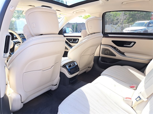 Vehicle image 15 of 30
