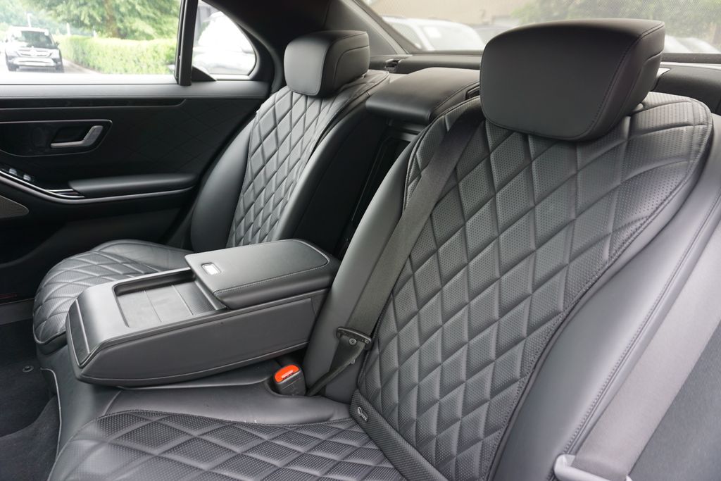 Vehicle image 12 of 13