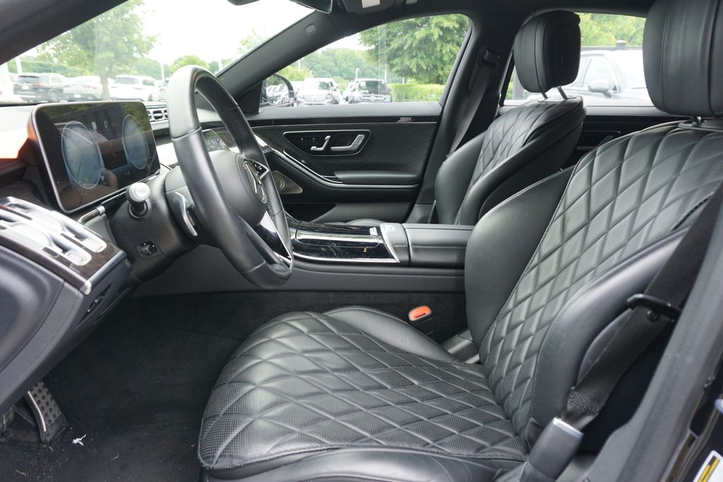 Vehicle image 8 of 13