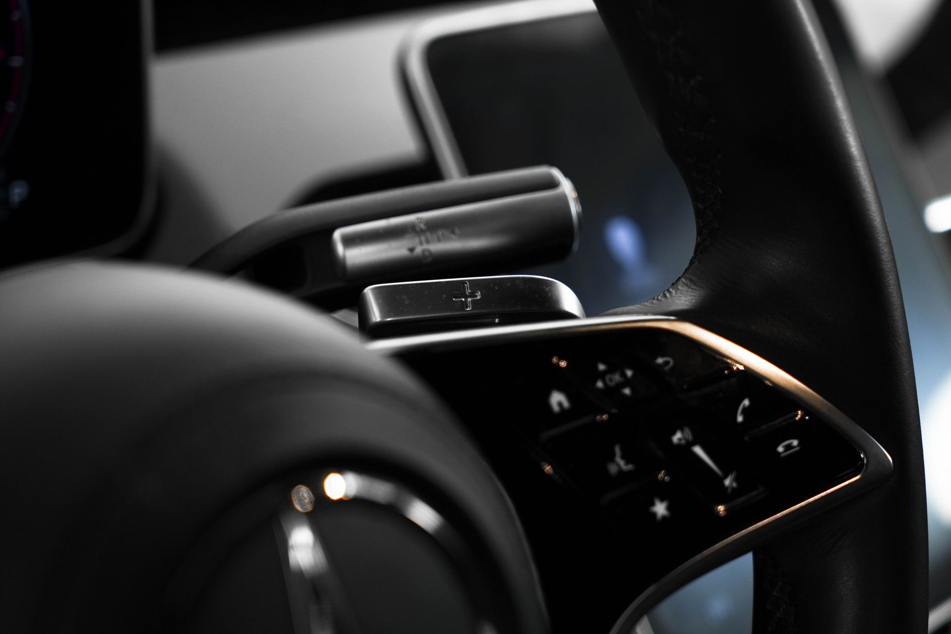 Vehicle image 24 of 40