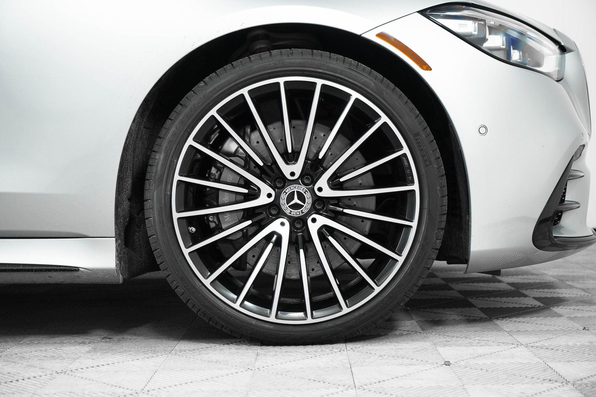 Vehicle image 10 of 40