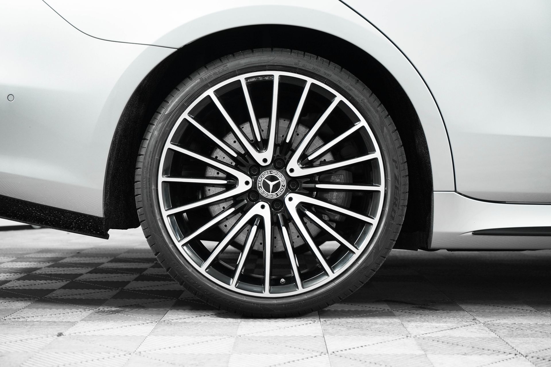 Vehicle image 11 of 40