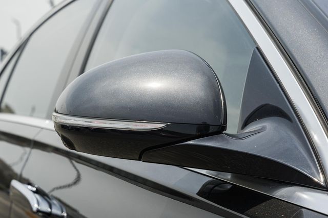 Vehicle image 17 of 46