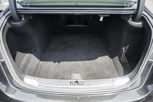 Vehicle image 10 of 46