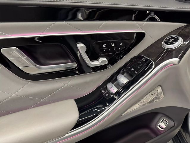 Vehicle image 13 of 38