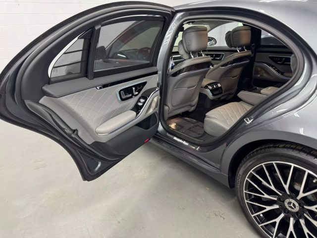 Vehicle image 20 of 38