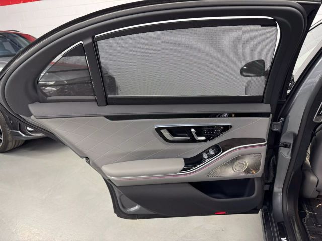 Vehicle image 24 of 38