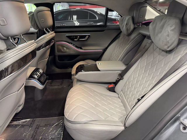 Vehicle image 22 of 38