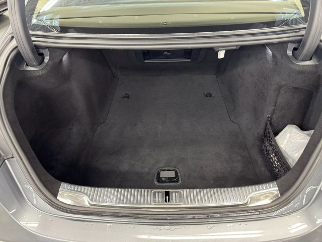 Vehicle image 27 of 38